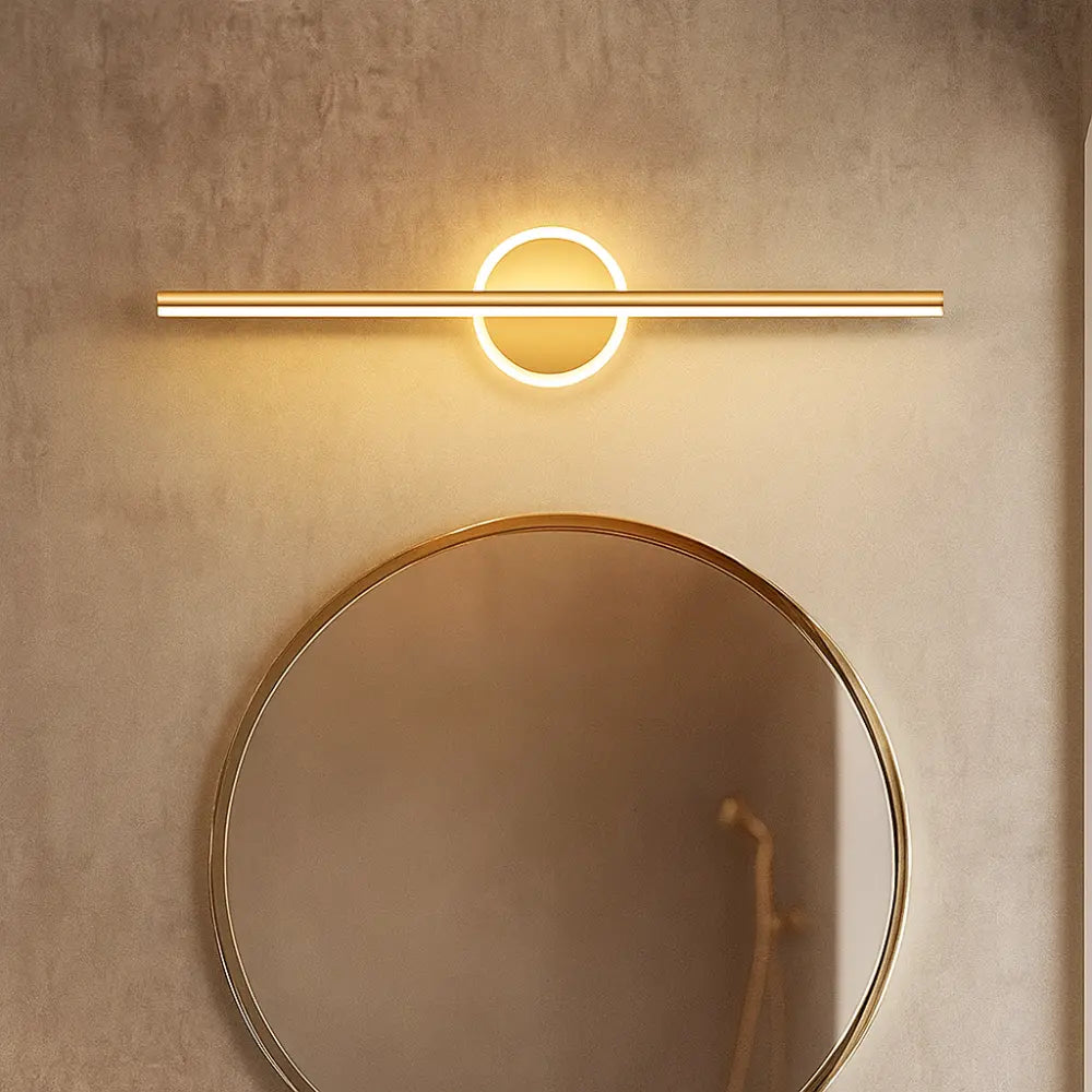 Applique murale LED linéaire noir doré à cercle central, lumière chaude diffuse élégante.