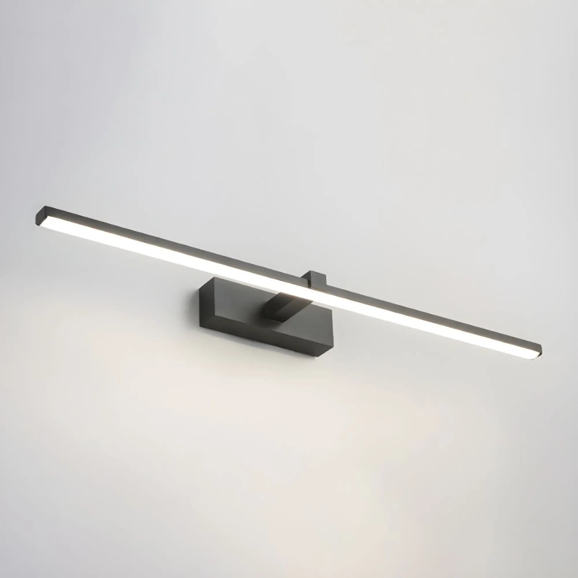 Luminaire mural LED noir mat épuré, éclaire blanc, style moderne pour salle de bain.