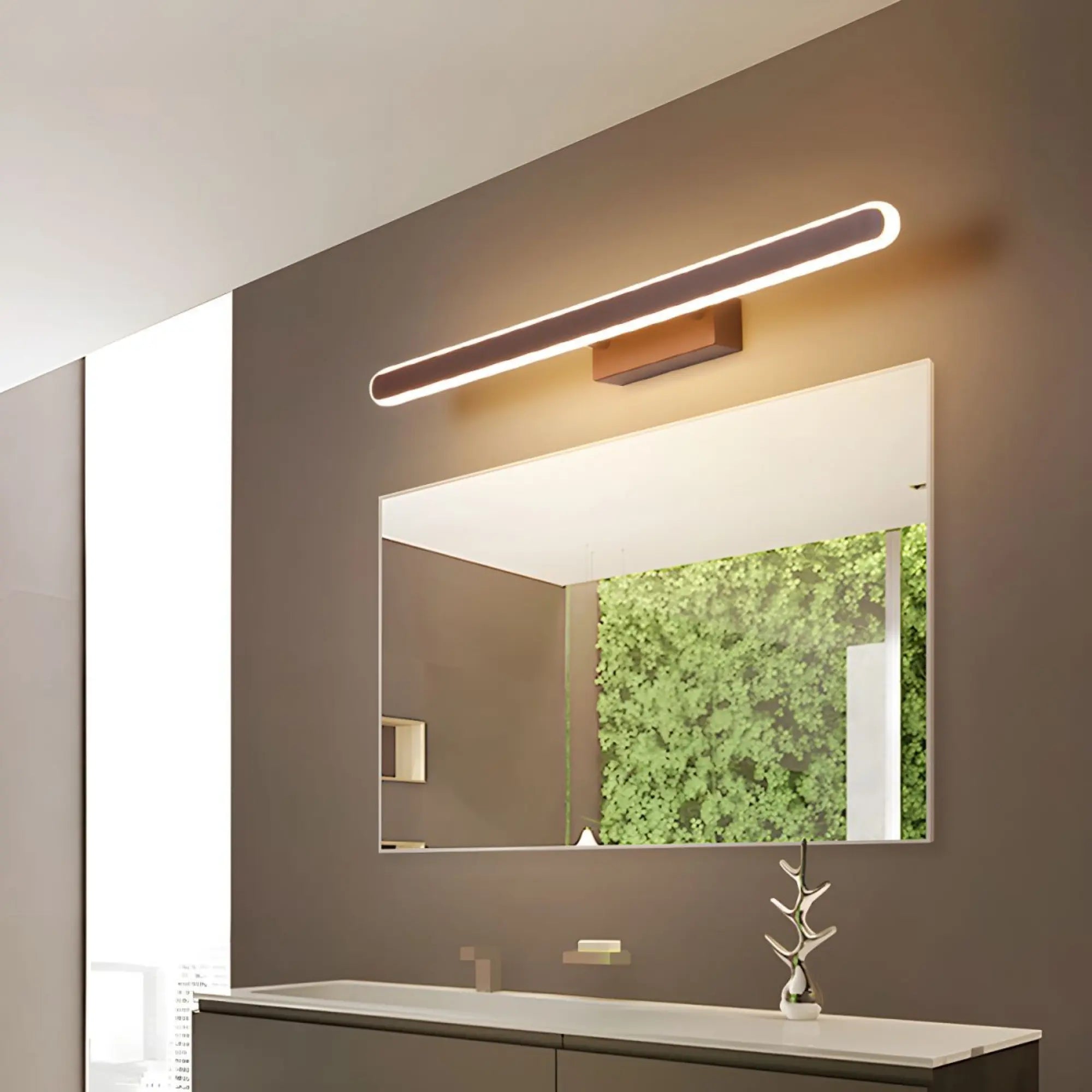 LUMINAIRE MAISON applique murale LED contemporaine marron, design épuré, éclaire la pièce.