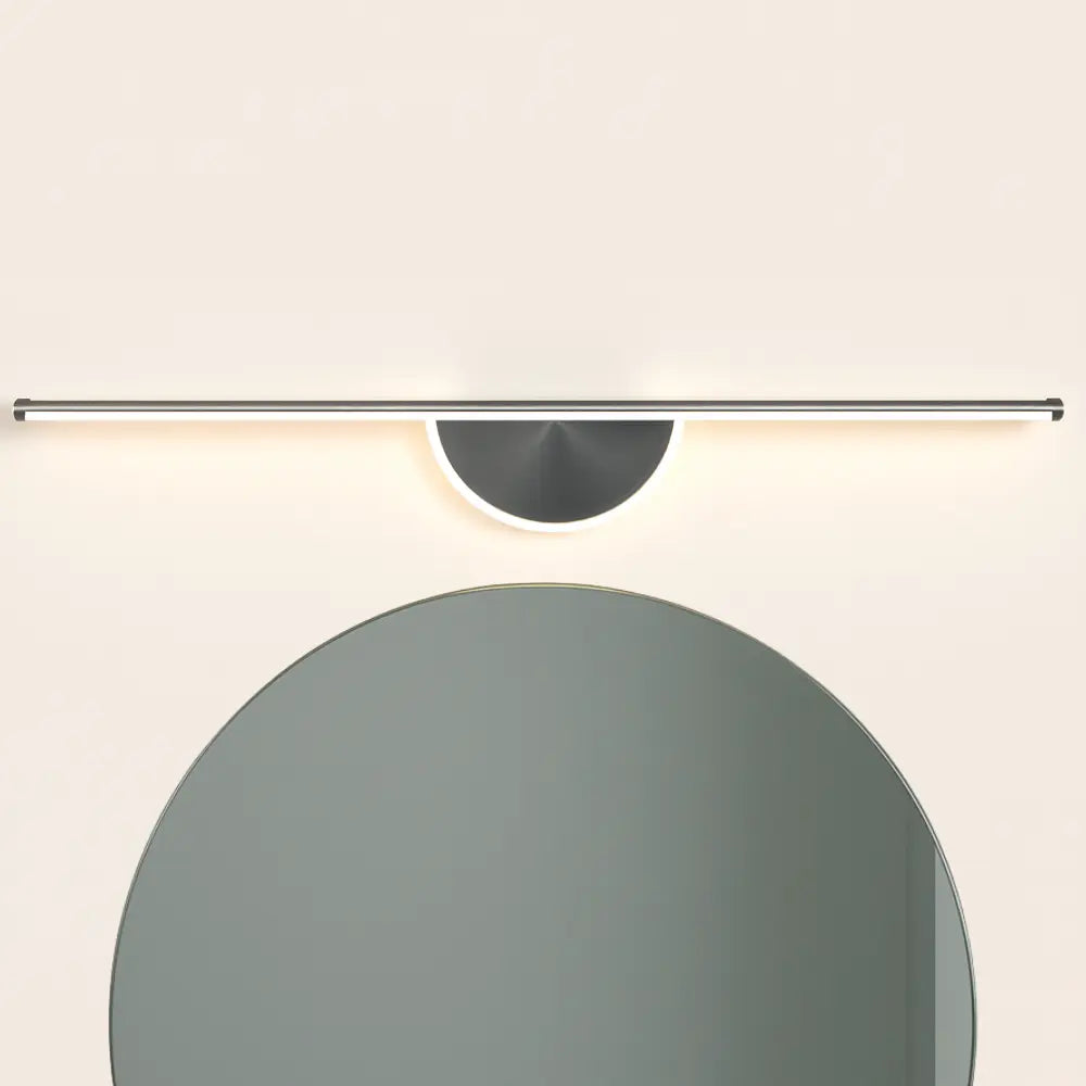 Luminaire mural LED moderne en bois, barre fine diffusant une lumière douce et uniforme.