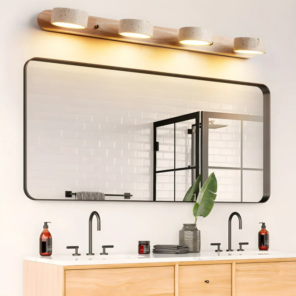 Luminaire mural LED, bois clair travertin, design minimaliste, éclaire élégamment la salle de bain.