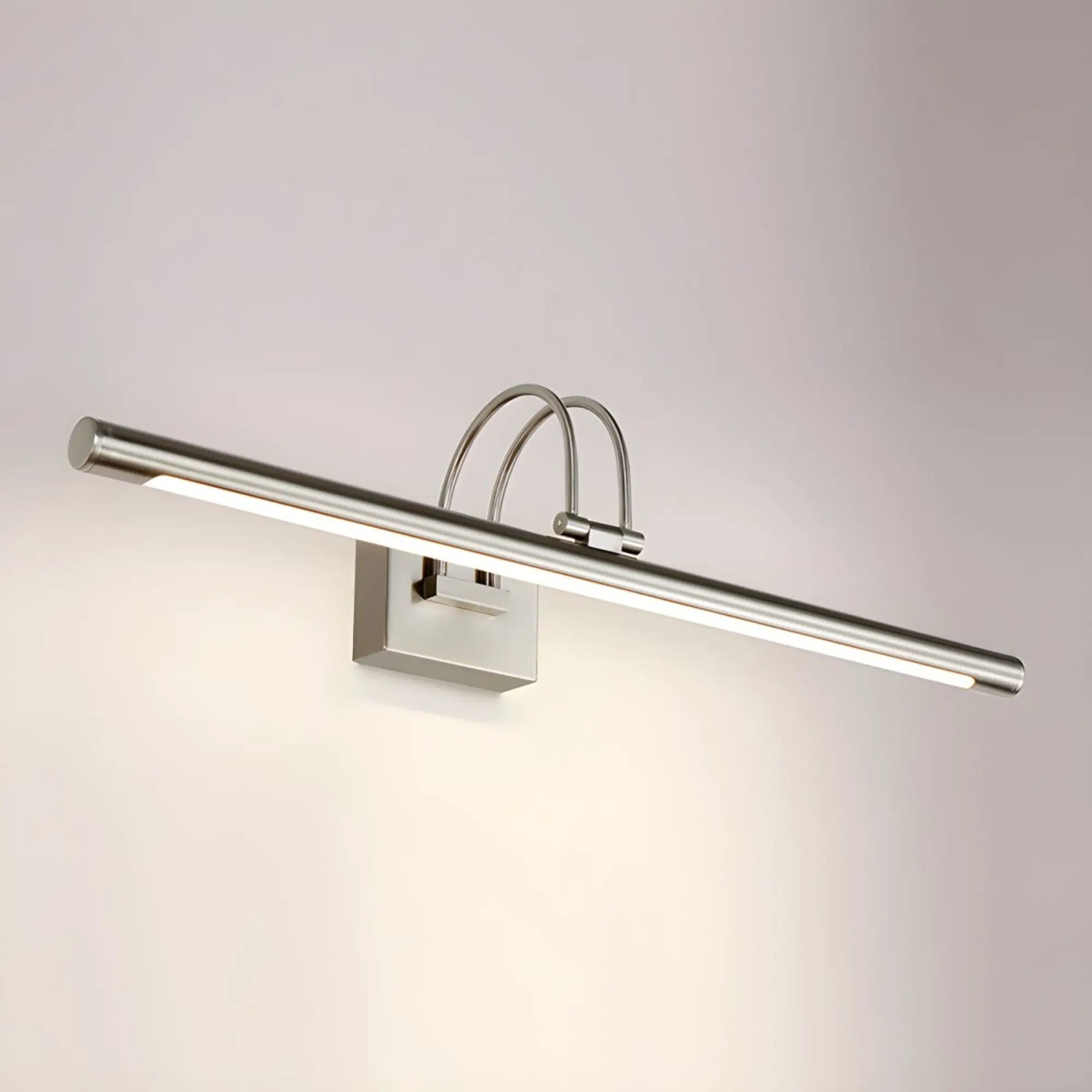 Luminaire mural LED moderne, finition bronze, or ou chrome, lumière uniforme et délicate.