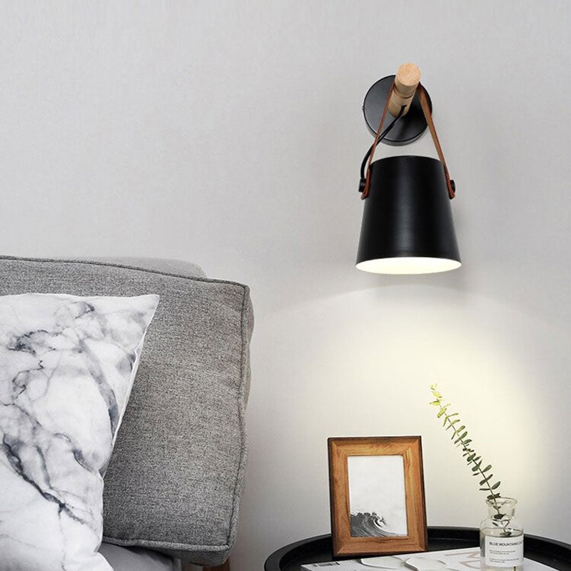The ORLUNE HOME wall light’s metallic warmth brings chic Nordic illumination to any space.