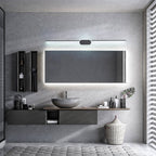 Luminaire mural LED intégré design épuré de LUMINAIRE MAISON, éclaire la salle de bain.